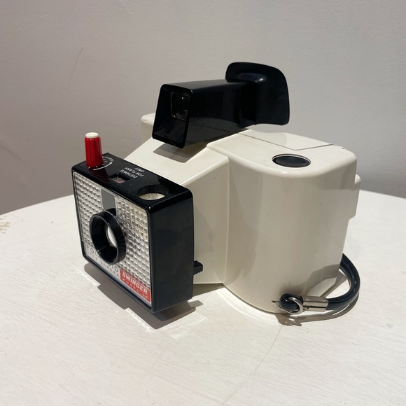 Vintage 60s Polaroid Model 20 "Swinger" Land Camera and Black Case - Picture 4 of 16